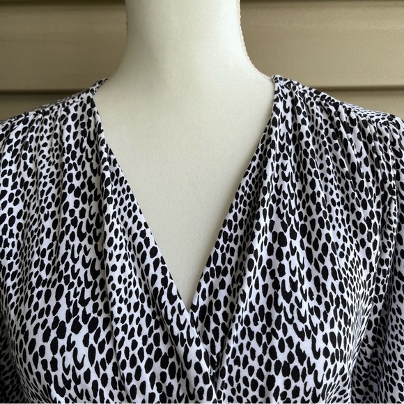 •Madison• NWT Animal Print Faux Wrap Dress - Size 3X - Picture 4 of 11